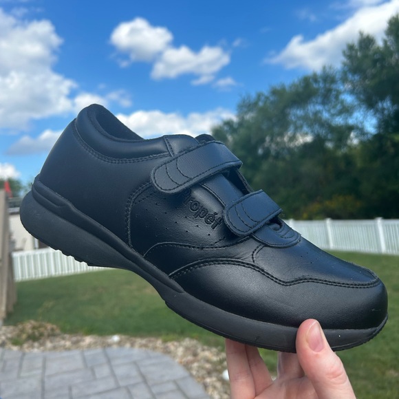 Propet Life Walker LifeWalker Black Velcro Sneakers 9.5 5E XX Wide - Picture 1 of 9